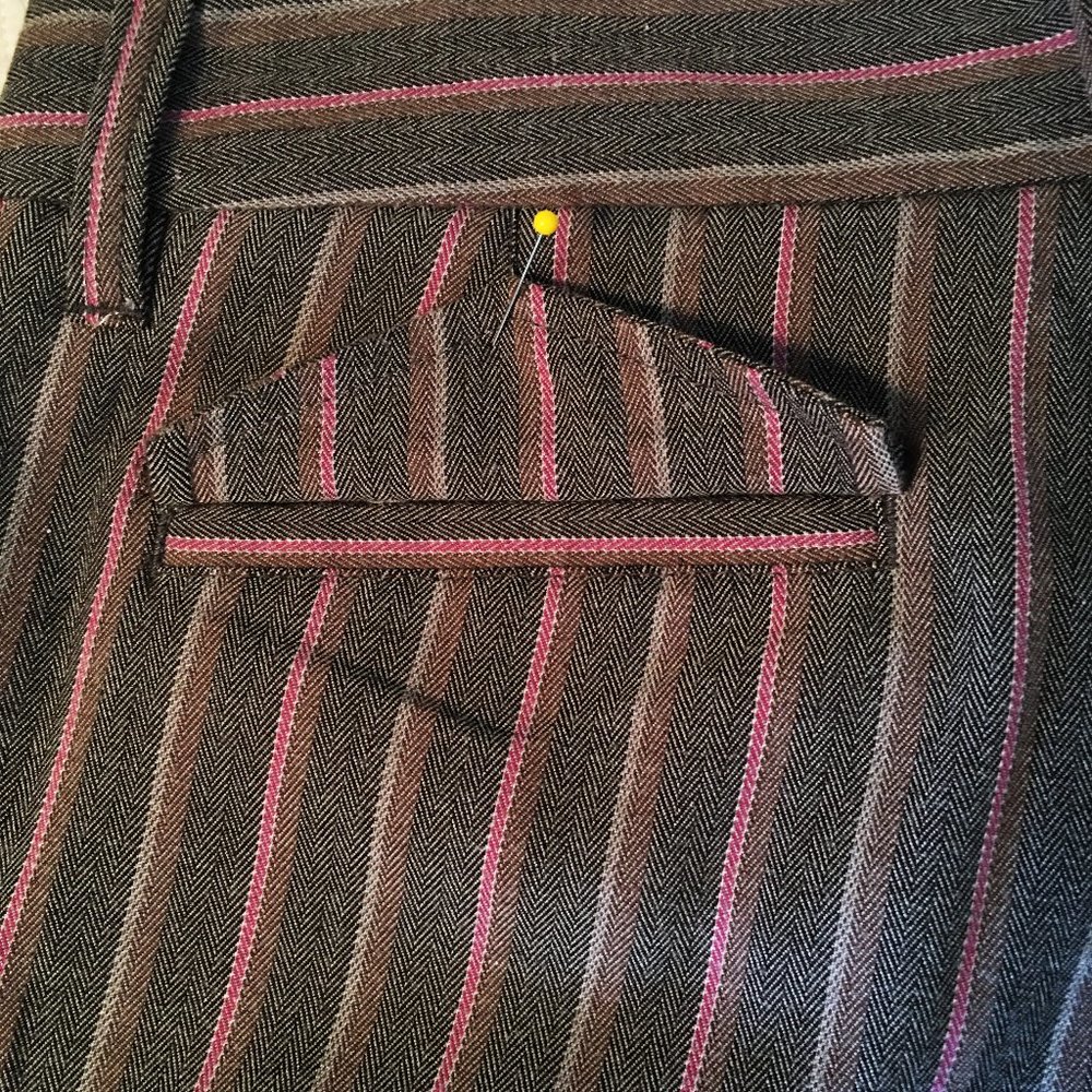 FOX GIRLS Cuffed Pinstriped Single Pleat Shorts - Picture 8 of 11